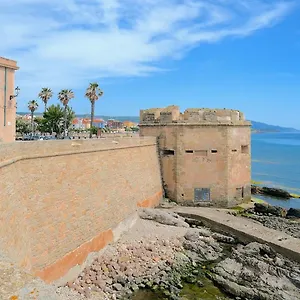 https://santa-chiara-esclusiva-al-centro-storico.hotelsalgherosardinia.com